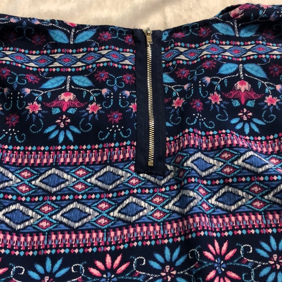 blouse - Picture 3 of 3